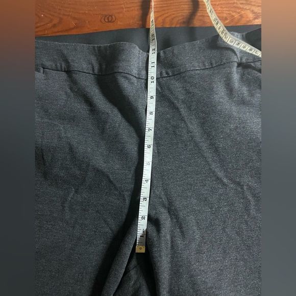 Lane Bryant size 26/28 gray capri‎ pants - Picture 4 of 6
